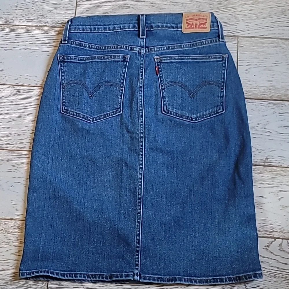 Levi's • Snap front patch pocket pencil skirt size 26 / 4 - Picture 4 of 7